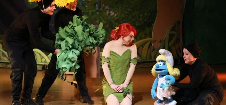 Die Schlümpfe - Das Musical, KULTUR+KONGRESS FORUM ALTÖTTING, Foto: Veranstalter Schlumpfine und die Natur.