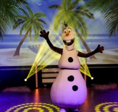 Hakuna Matata, Forum, Olaf, Forum, Altoetting, Bild Why Not Events Olaf, der Schneemann