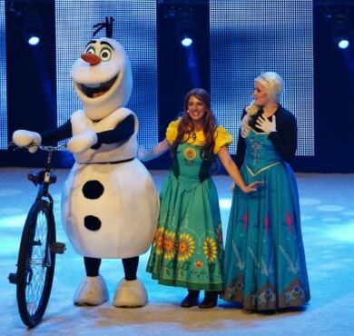 Eiskönigin 1 & 2 - Musik Show auf Eis, KULTUR+KONGRESS FORUM ALTÖTTING, Foto: Veranstalter Foto von einer Szene aus der Musikshow Eiskönigin 1 & 2.