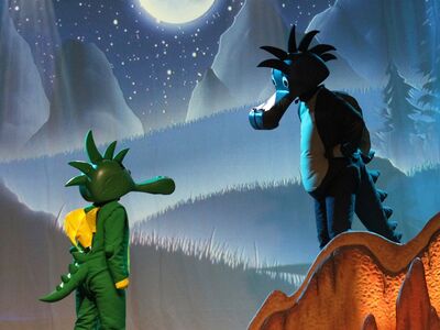 Tabaluga, Lilli, forum,Altötting, Peter Maffay, Bild Why Not Events Der kleine grüne Drache Tabaluga spricht mit seinem Vater.