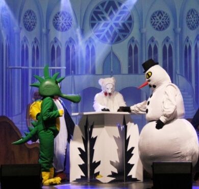 Tabaluga, Lilli, forum,Altötting, Peter Maffay, Bild Why Not Events Der kleine grüne Drache Tabaluga trifft auf den Eisbären und den Schneemann.