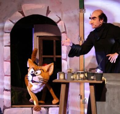 Die Schlümpfe - Das Musical, KULTUR+KONGRESS FORUM ALTÖTTING, Foto: Veranstalter Gargamel und Azrael.