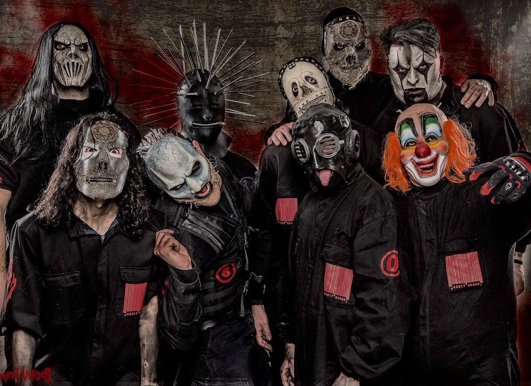 Slipknot, Subliminal Verses. Abriss, Forum Altoetting, Bild Band Mehrere Männer mit Masken.