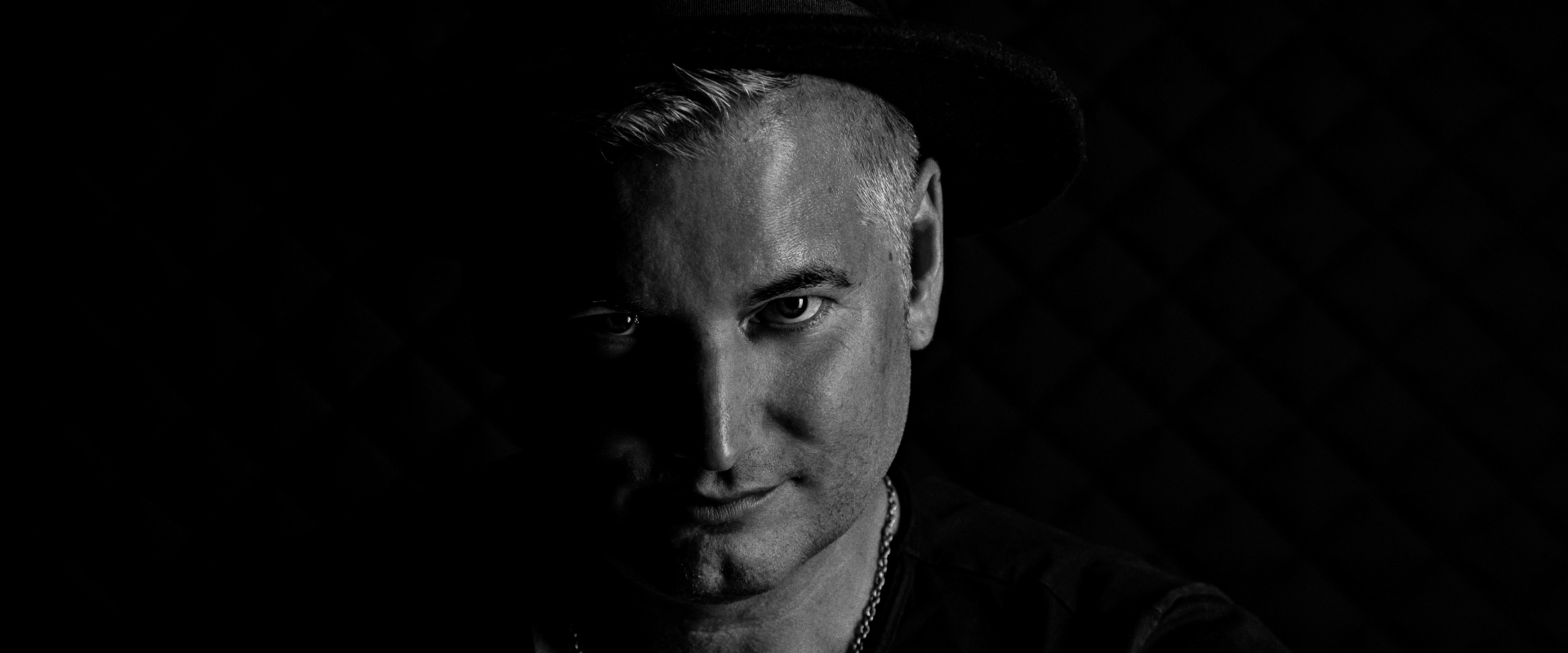 DJ George Cooper in Aktion