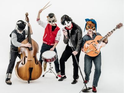 KOOL KATZ, Kultur+Kongress Forum Altötting, Foto: Band Die vier Bandmitglieder von KOOL KATZ mit Instrumenten