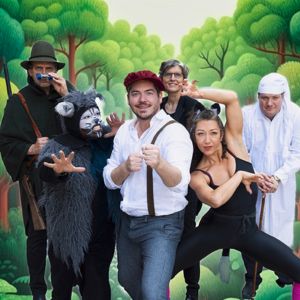 Das 6-köpfige Ensemble von Peter und der Wolf.