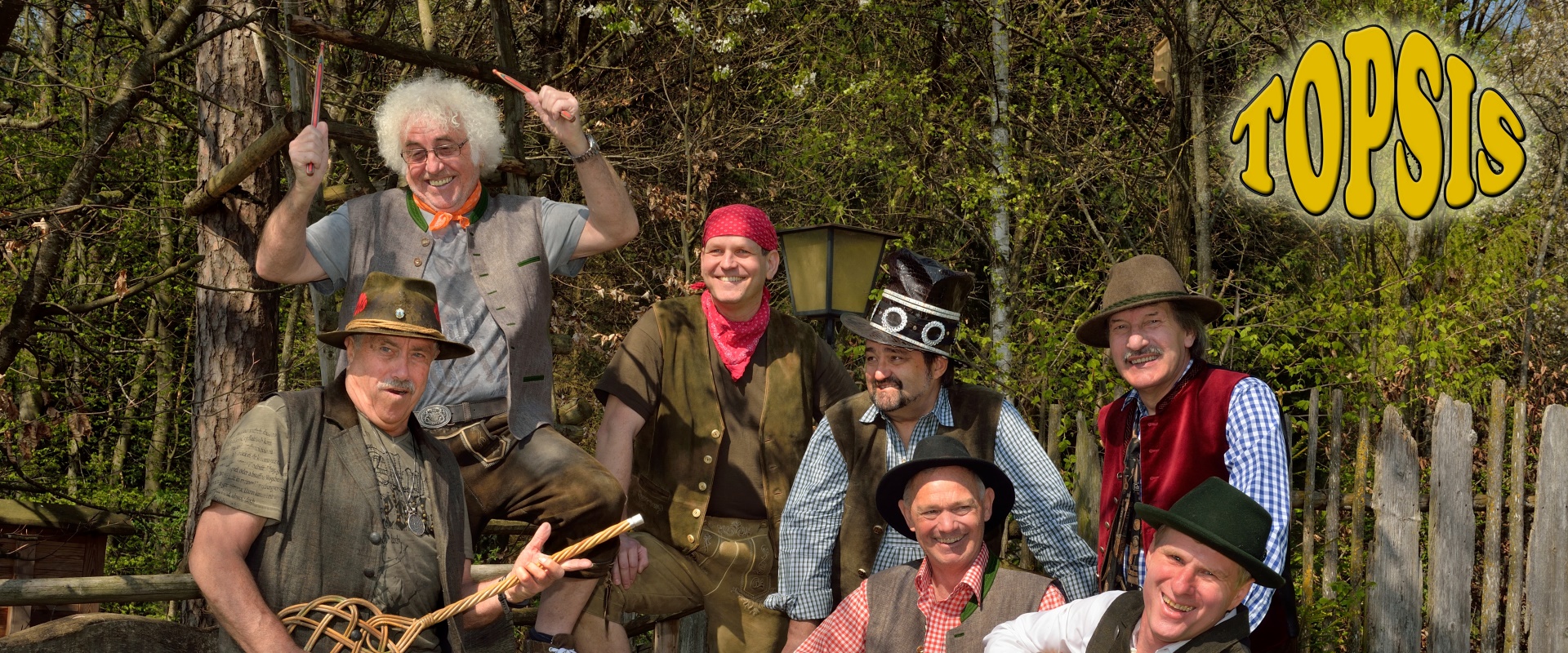 Ein Gruppenbild der Band Topsis im Kultur+Kongress Forum Altötting.