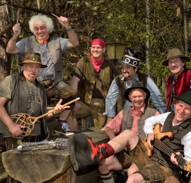 Ein Gruppenbild der Band Topsis im Kultur+Kongress Forum Altötting.