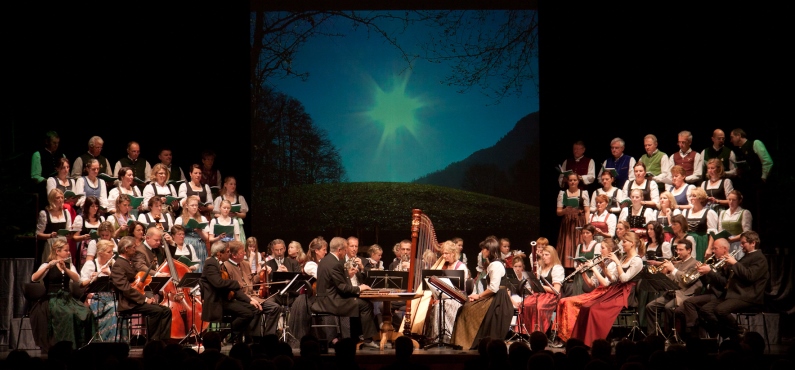 Auch in diesem Jahr  gibt Hans Berger wieder das Alpenländische Weihnachtsoratorium im Kultur+Kongress Forum Altötting zum Besten.