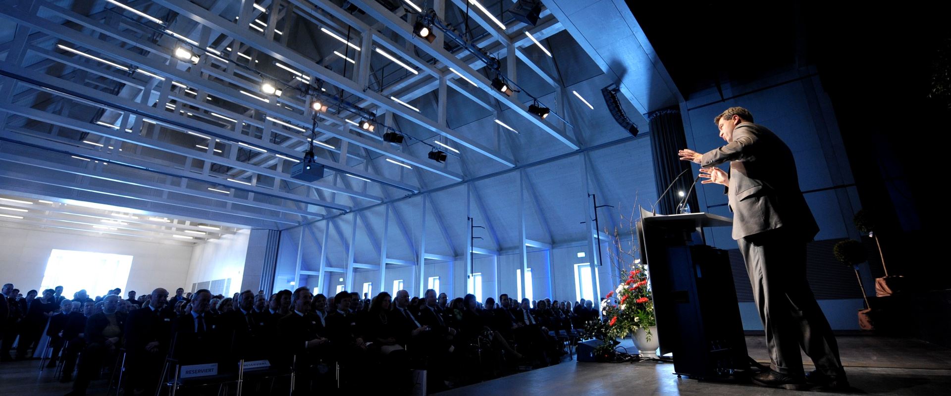 Raiffeisen-Saal Wirtschaftsempfang mit Markus Söder Forum Altötting 