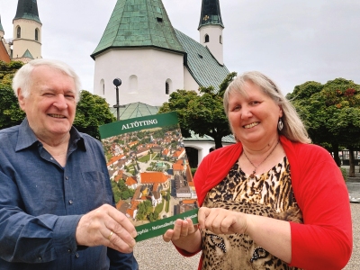 Buchpräsentation Kapellplatz Altötting Oettinger Heimatbuch
